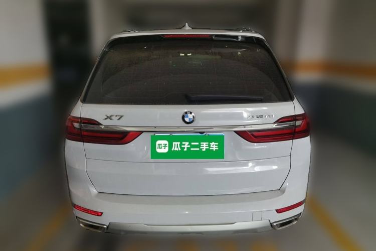 Used BMW X7 2021 xDrive40i Luxury Package with Leading Features
