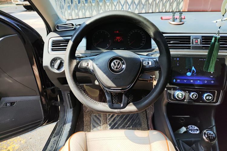 Used Volkswagen Santana 2016 1.6L Manual Comfort Edition