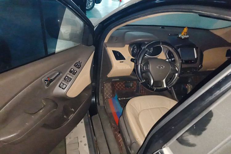 Used Hyundai ix35 2010 2.0L Automatic Two-Wheel Drive Elite Edition GLS
