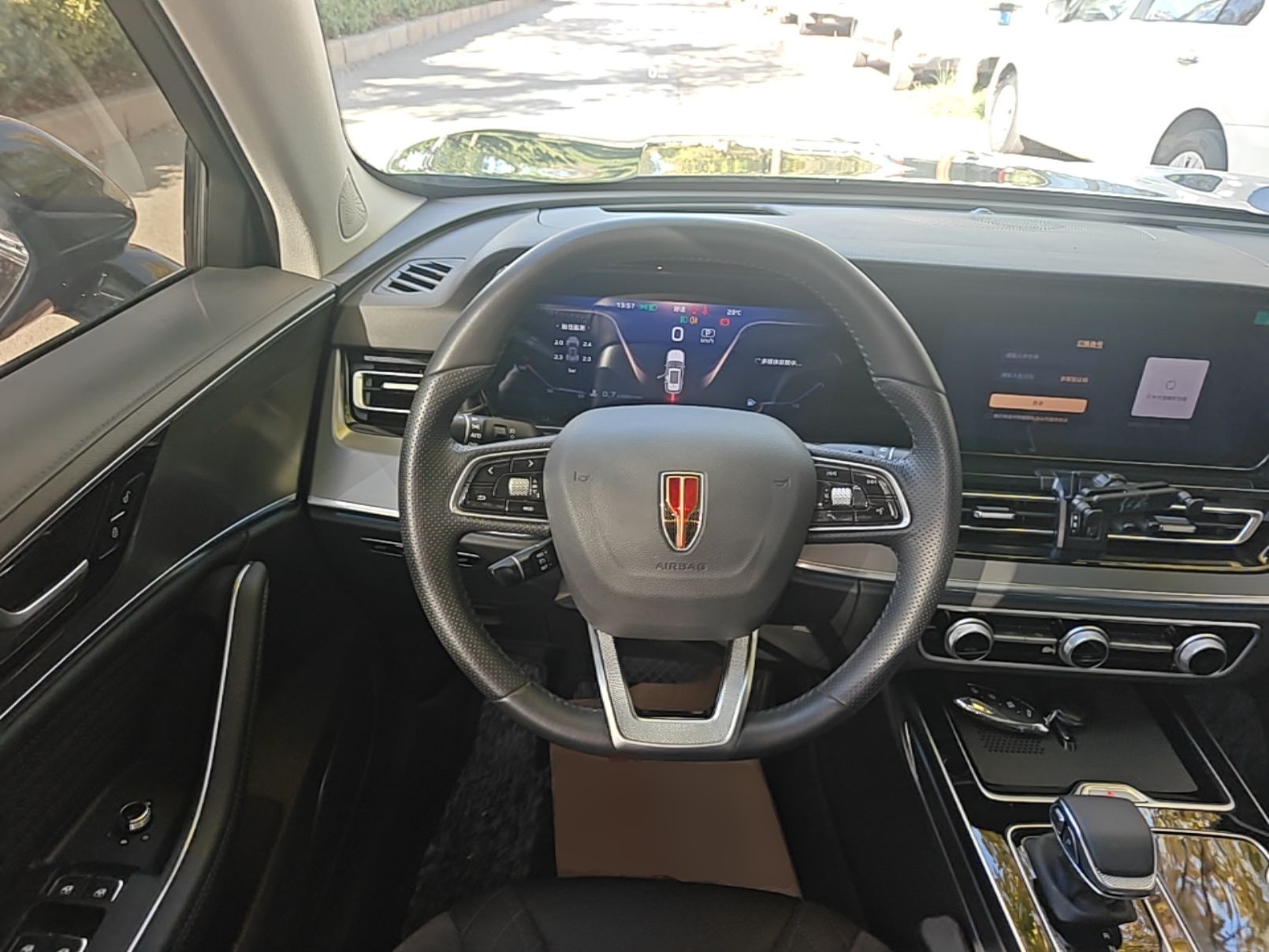 Hongqi HS5 2023 2.0T Qixiang Pro Edition — снимка 13