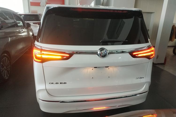 Used Buick GL8 2023 ES Lu Zun Deluxe Model
