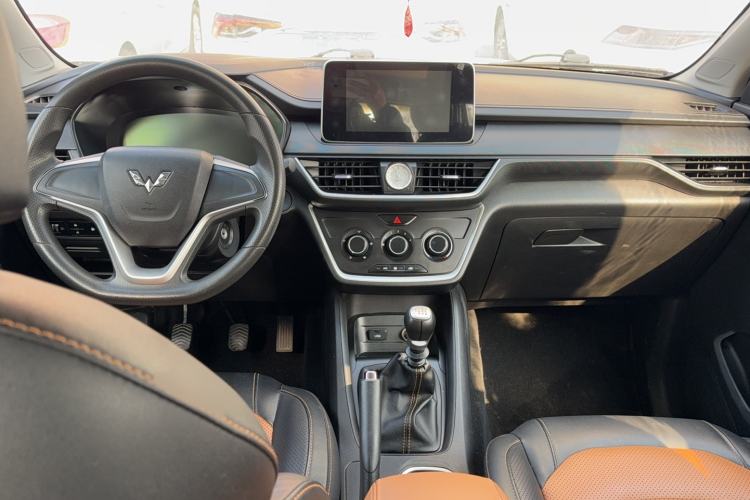 Used Wuling Hongguang S3 2018 1.5L Manual Comfort Model China V Standard