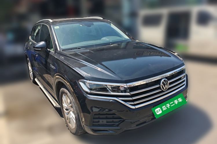 Used Volkswagen Touareg  Front Right 45 Deg