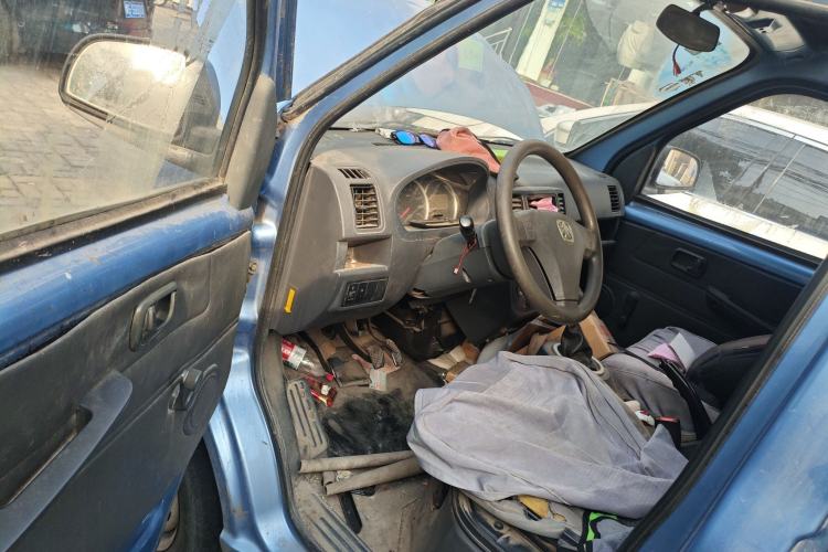 Used BAIC Weiwang 306 2011 1.3L base model 7 seats Driver Seat