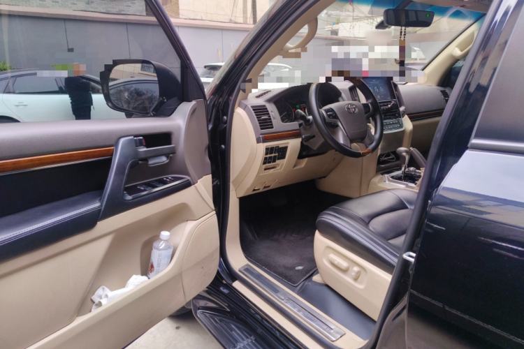 Used Toyota Land Cruiser 2018 4.6L GX-R Dual Airbags Middle East Driver Seat