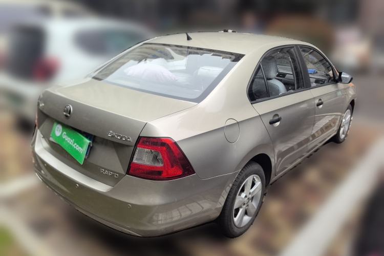 Used Skoda Rapid 2016 1.6L Manual Front-Wheel-Drive Version