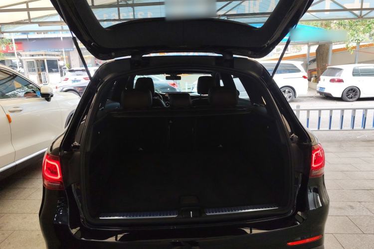 Used Mercedes-Benz GLC 2022 Facelift GLC 260 L 4MATIC Luxury Edition Trunk