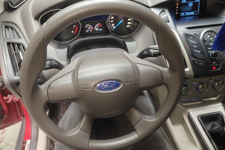 Used Ford Focus 2012 Sedan 1.6L Manual Comfort Model
