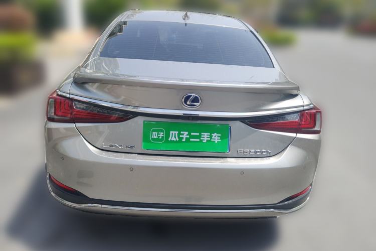 Used Lexus ES 2020 300h Premier Edition