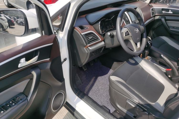 Used HYOSOW H3 2015 1.5L manual Comfort trim level