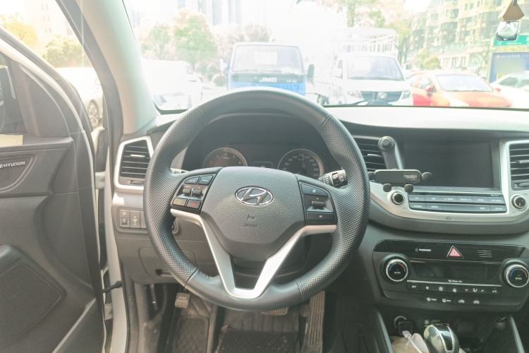 Used Hyundai Tucson 2015 1.6T Dual-Clutch Two-Wheel-Drive Smart Model
