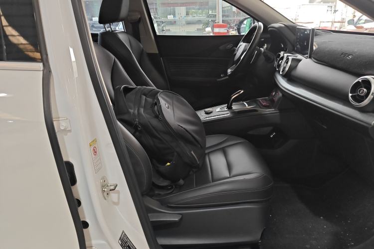 Used Wey VV5 2020 1.5T Two-Wheel Drive Color Pioneer Right Front Seat