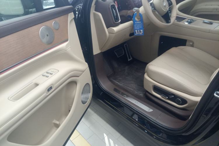 Used Hima AITO M9 2024 Range-Extended Ultra Version 42 kWh 6-Seater Model Driver Seat