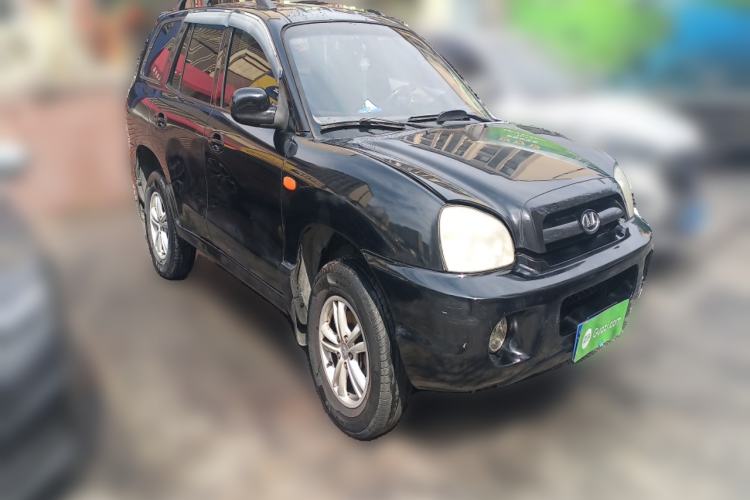 Used Huatai Santa Fe Classic 2012 2.0L Gasoline Manual Two-Wheel Drive with Sunroof Front Right 45 Deg