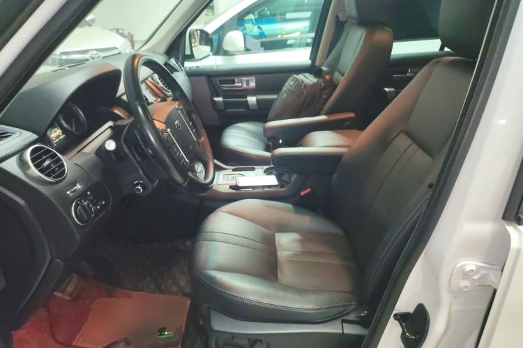 Used Land Rover Discovery 2015 3.0 SDV6 HSE Diesel Version Left Front Seat