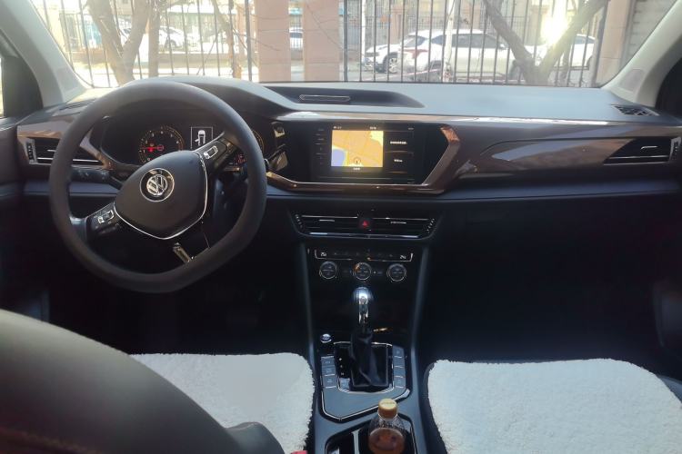 Used Volkswagen Tharu 2019 280TSI Two-Wheel Drive Luxury Version China VI Standard Center Console