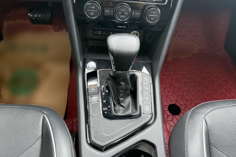 Used Volkswagen Tiguan L 2017 330TSI Automatic Two-Wheel Drive Flagship Edition Gear Lever