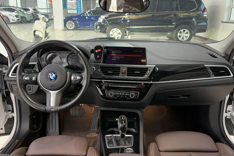 Used BMW 1 Series 2020 120i M Sport Package Center Console