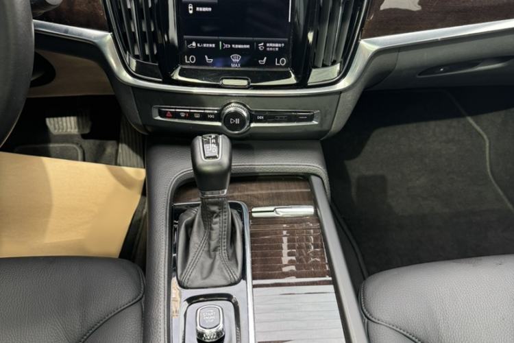 Used Volvo S90 2017 T5 Zhiyuan Edition
