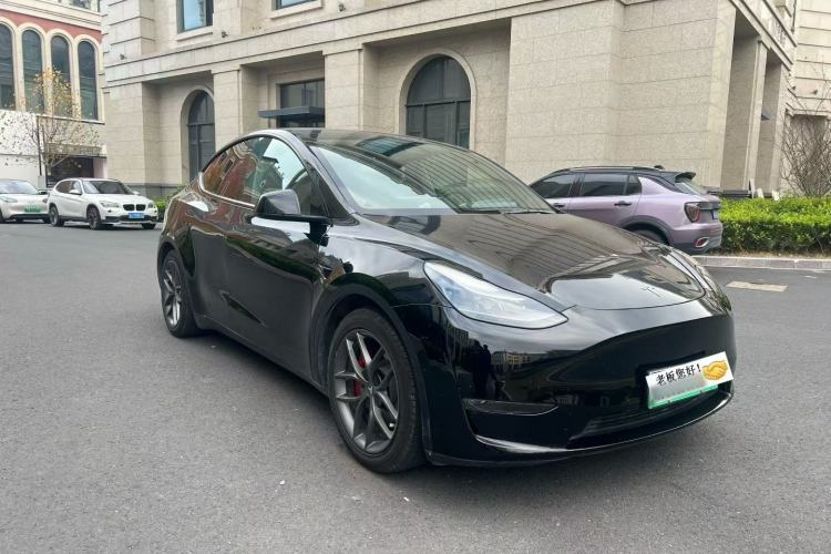 Used Tesla Model Y 2021 Standard Range Rear-Wheel Drive Version Front Right 45 Deg