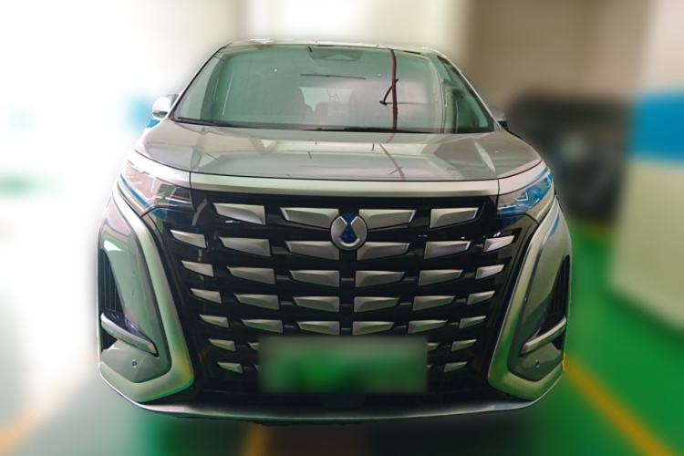 Used Denza D9 2022 DM-i 1040 Prestige Model