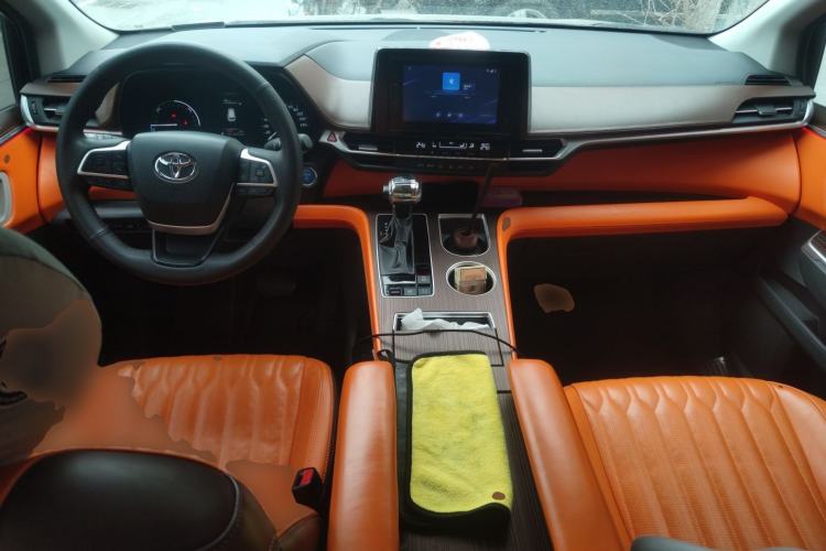 Used Toyota Granvia 2023 2.5L Hybrid Comfort Edition