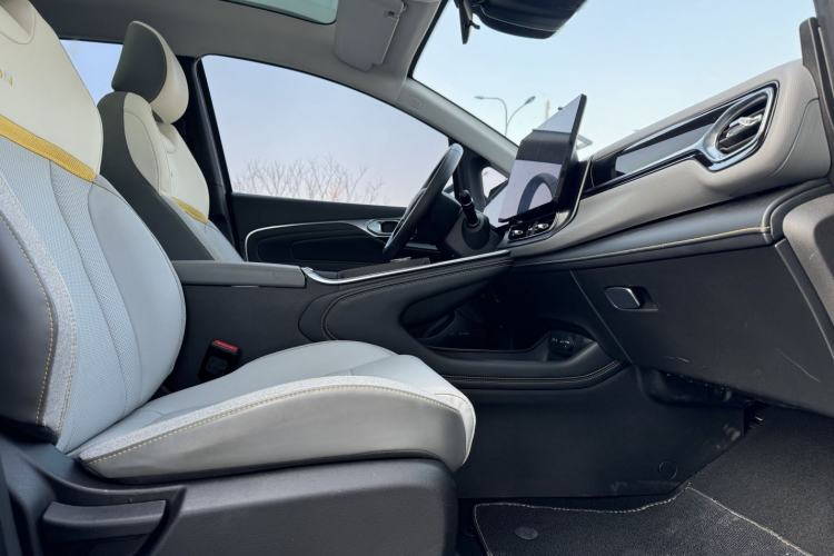 Used AION V 2022 Plus 70 Smart Edition Ternary Lithium Right Front Seat