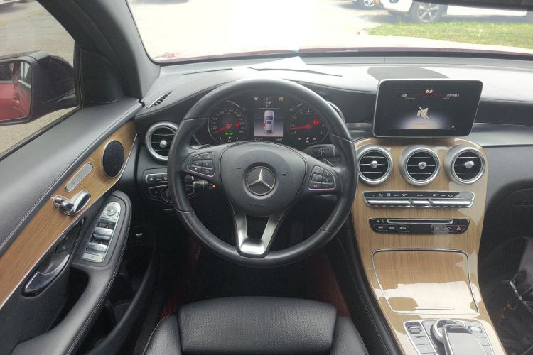Used Mercedes-Benz GLC Coupe 2019 GLC 260 4MATIC Coupe SUV Steering Wheel