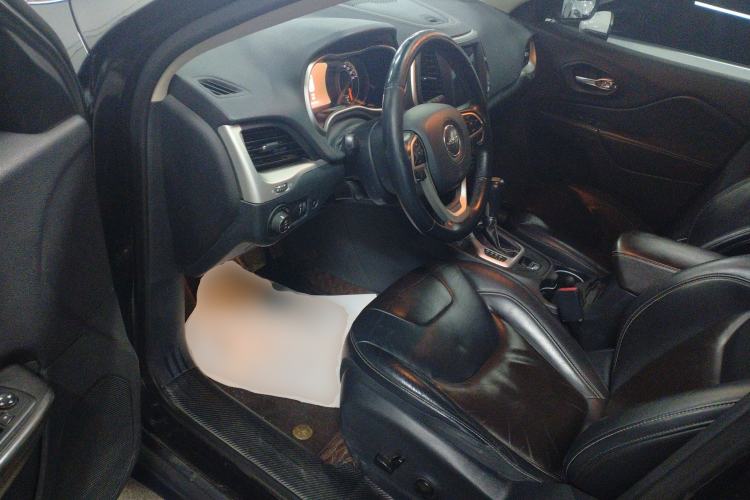 Used Jeep Cherokee 2016 2.4L Superior Edition