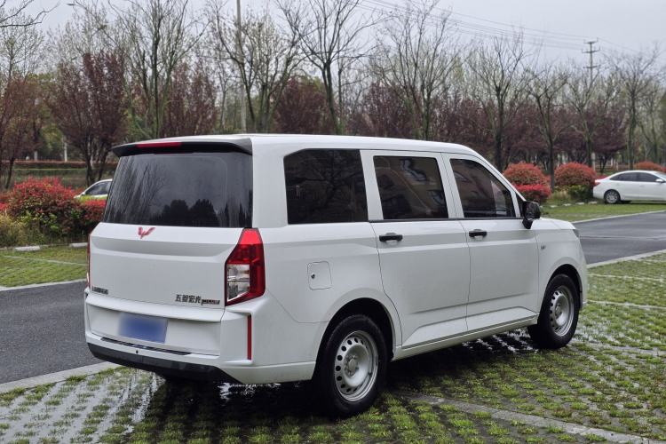 Used Wuling Hongguang PLUS 2020 1.5L Manual Standard Edition 7-Seater
