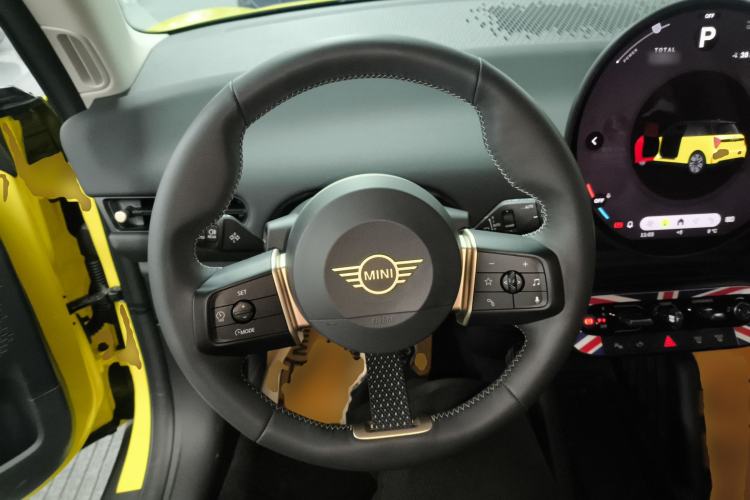 Used MINI Electric MINI COOPER 2024 456km COOPER E Classic Edition