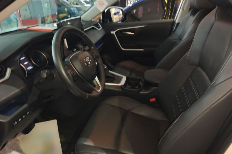 Used Toyota Wildlander 2022 Dual-Engine 2.5L E-CVT Two-Wheel Drive Prestige Edition Left Front Seat