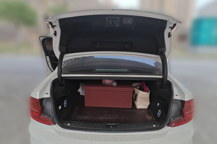 Used Volvo S90 2018 T4 Zhiyuan Edition