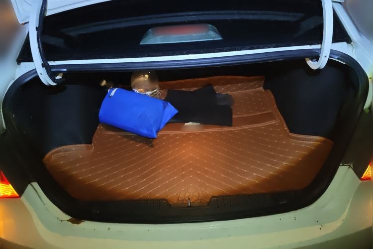 Used Chevrolet Cruze 2013 1.8L SE AT Trunk