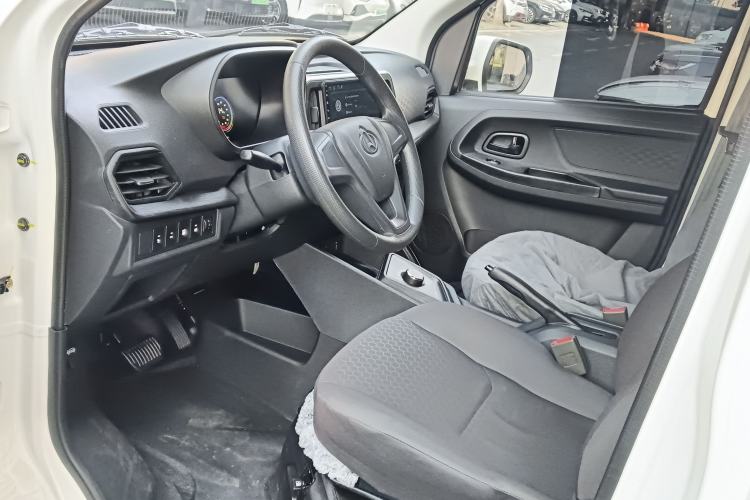 Used Chana Ruixing EM60 2025 Passenger Version Comfort Edition 6 Seats 300 km Range Side-Hinged Doors
