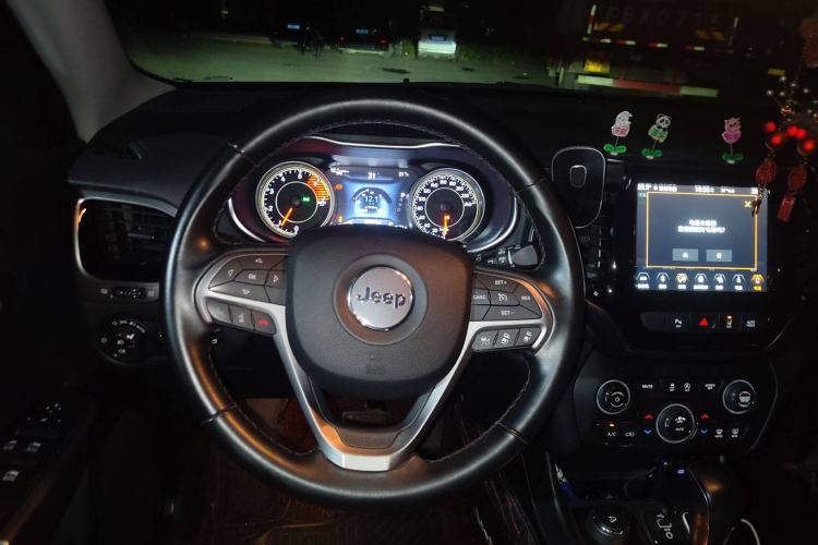 Used Jeep Cherokee 2019 2.0T Four-Wheel Drive Exploration Edition + Autonomous Driving Smart Package China V