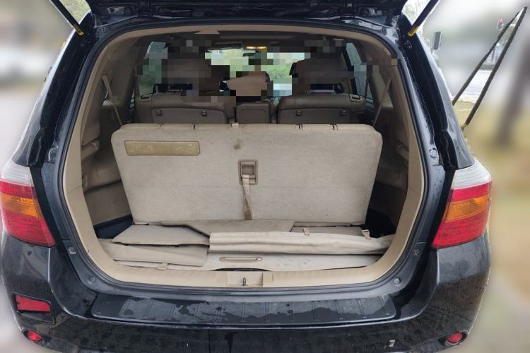 Used Toyota Highlander 2011 2.7L Two-Wheel Drive 7-Seater Luxury Edition Trunk