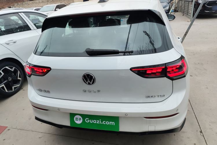 Used Volkswagen Golf 2025 300TSI R-Line
