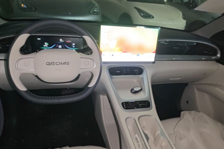 Used Geely Galaxy Geome 2026 Model 310km Dream Edition Center Console