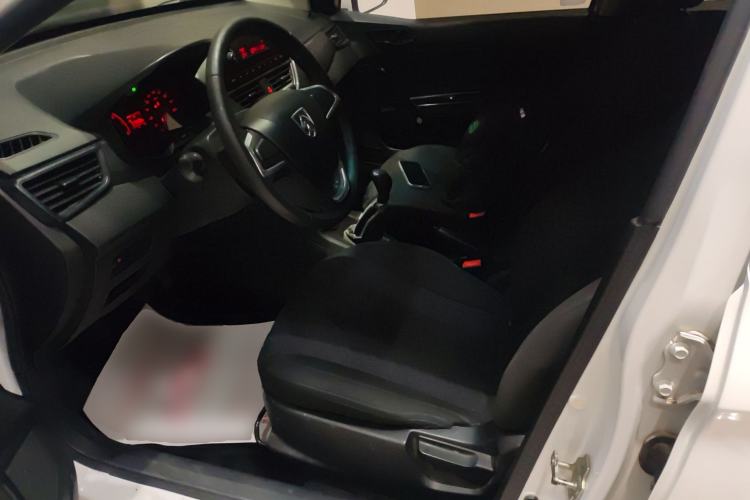 Used Baojun 310 2016 1.2L manual Comfort trim level