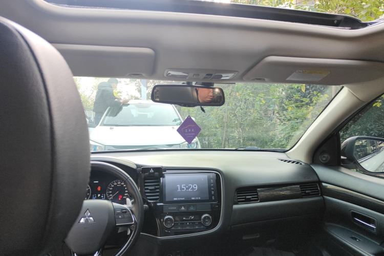 Used Mitsubishi Outlander 2016 2.4L 4x4 Luxury Edition 7-Seater
