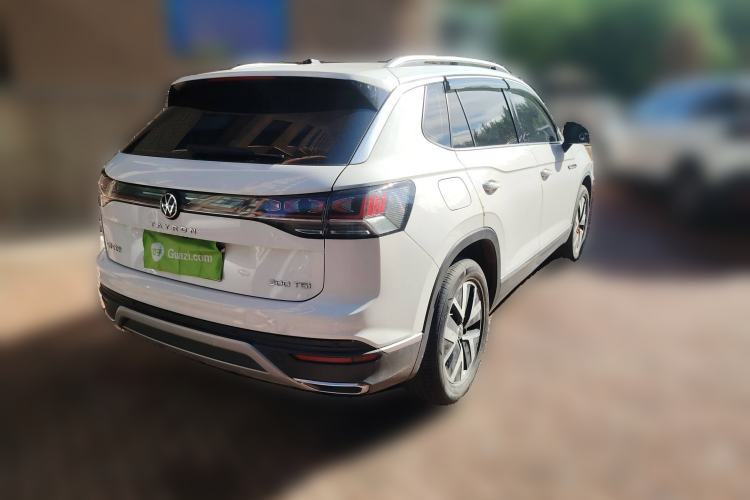 Used Volkswagen Tayron 2023 300TSI Two-Wheel-Drive Luxury Plus Advanced Edition Rear Right 45 Deg