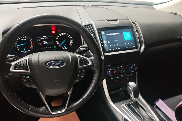 Used Ford Edge 2018 Facelifted EcoBoost 245 Two-Wheel-Drive Platinum Edition 5 Seats China V Emission Standard Center Console