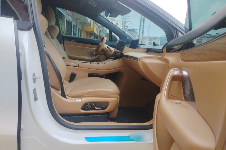 Used Hima Luxeed R7 2024 All-Electric 736 km Ultra
