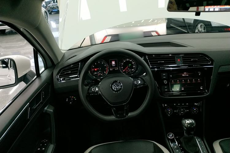 Used Volkswagen Tiguan L 2019 280TSI Automatic Two-Wheel Drive Panoramic Comfort Edition China V Standard
