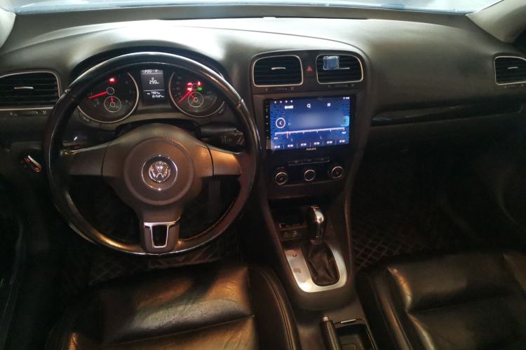Used Volkswagen Golf 2012 1.4 TSI Automatic Comfort Edition Center Console