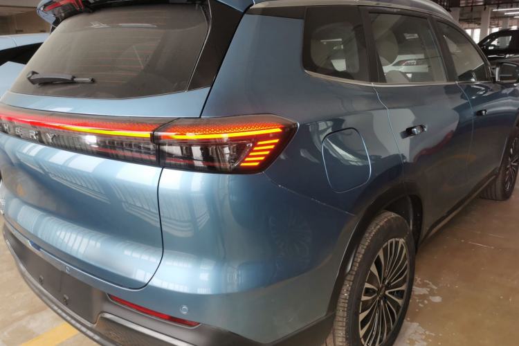 Used Chery Tiggo 8 PLUS C-DM 2025 1.5T 116 km Prestige Version 5 Seats
