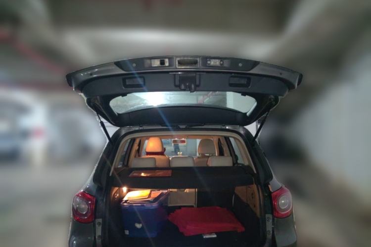 Used Volkswagen Tiguan 2010 2.0 TSI Automatic All-Wheel-Drive Elite Edition Trunk