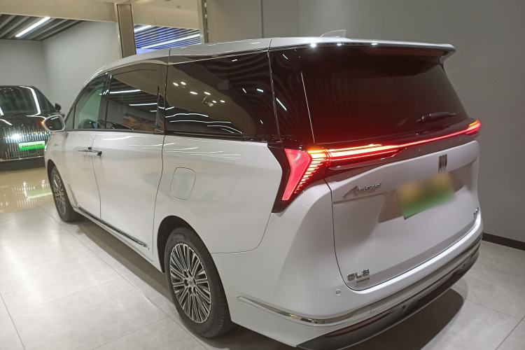Used Buick GL8 New Energy 2024 Lu Zun Deluxe Edition 7-Seater Exterior 2