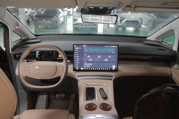 Used XPeng X9 2025 740 Ultra-Long Range Max
